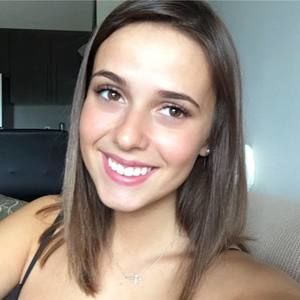 Meet your Posher, Caitlin